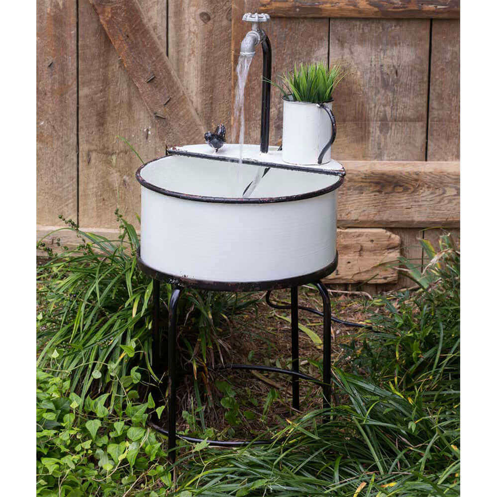 Metal Farmhouse Garden Sink and Spigot Fountain