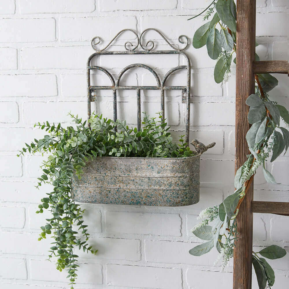 Vintage-Inspired Farmhouse Garden Fence Wall Planter in Metal